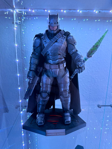 Hot toys armored batman - batman, bvs